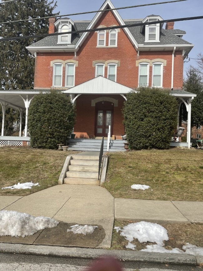 5 E Fourth St Unit Third Floor, Media, PA 19063 Apartments in Media