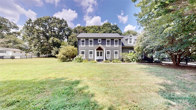 Foto del edificio - 5229 Mt Holly-Huntersville Rd