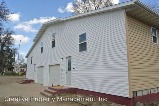 Primary Photo - 1700 E Burdick Expy