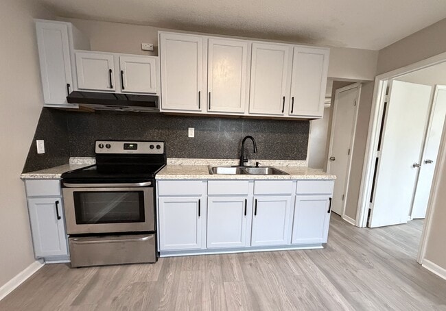 Building Photo - 125 McClure St