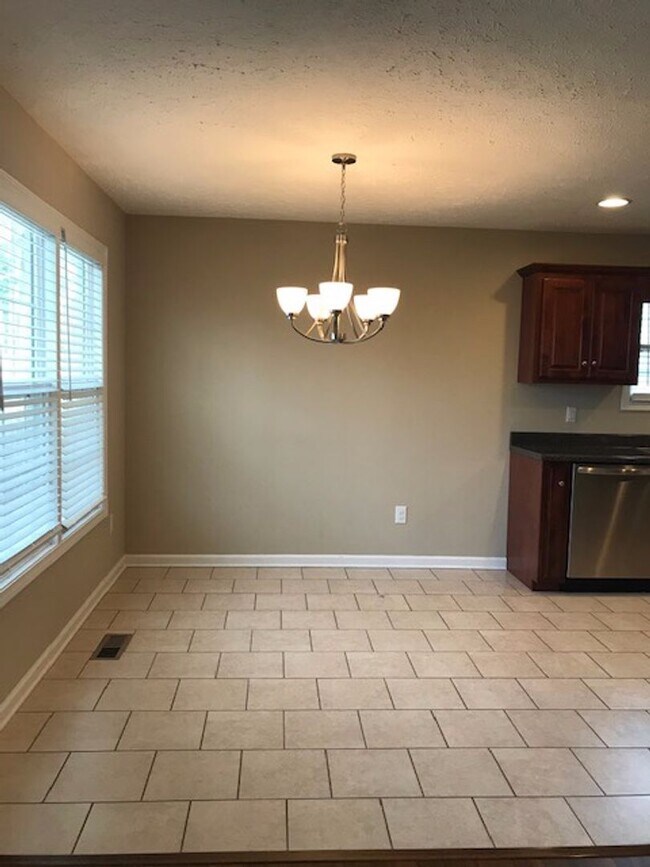 Foto del edificio - Charming 3BR, 2BA Home on 188 Amelia Drive...