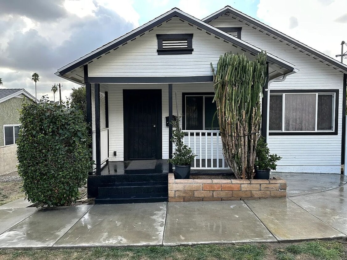 Primary Photo - 3935 Tampico Ave