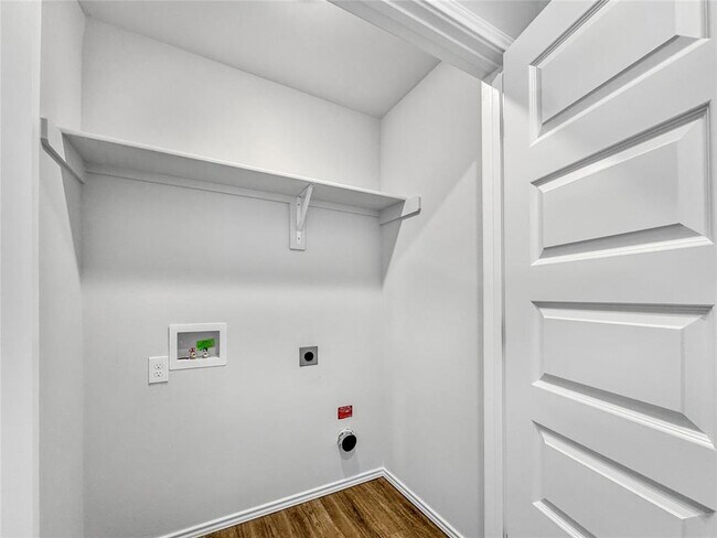 Building Photo - 9613 Stallion Dr