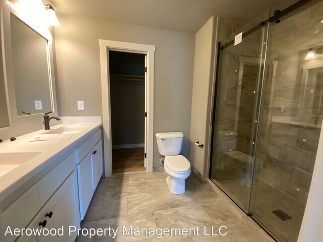 Building Photo - 3 br, 2.5 bath Apartment - 4711 Columbine St