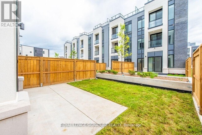 Building Photo - 3010 Trailside Dr