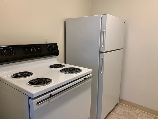 Building Photo - 971 Whitethorne Dr
