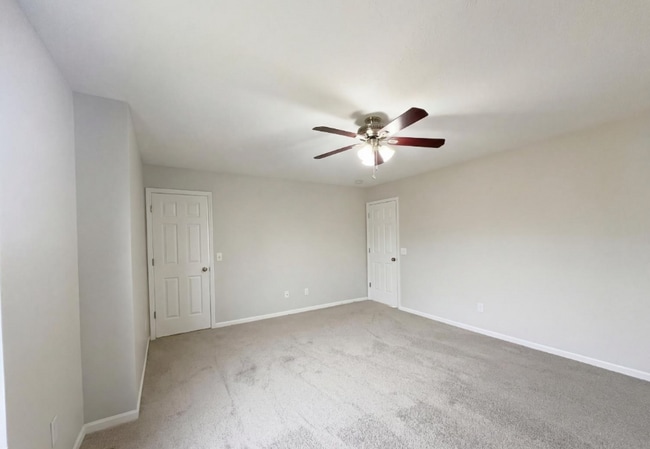 Building Photo - 487 Peyton Dr