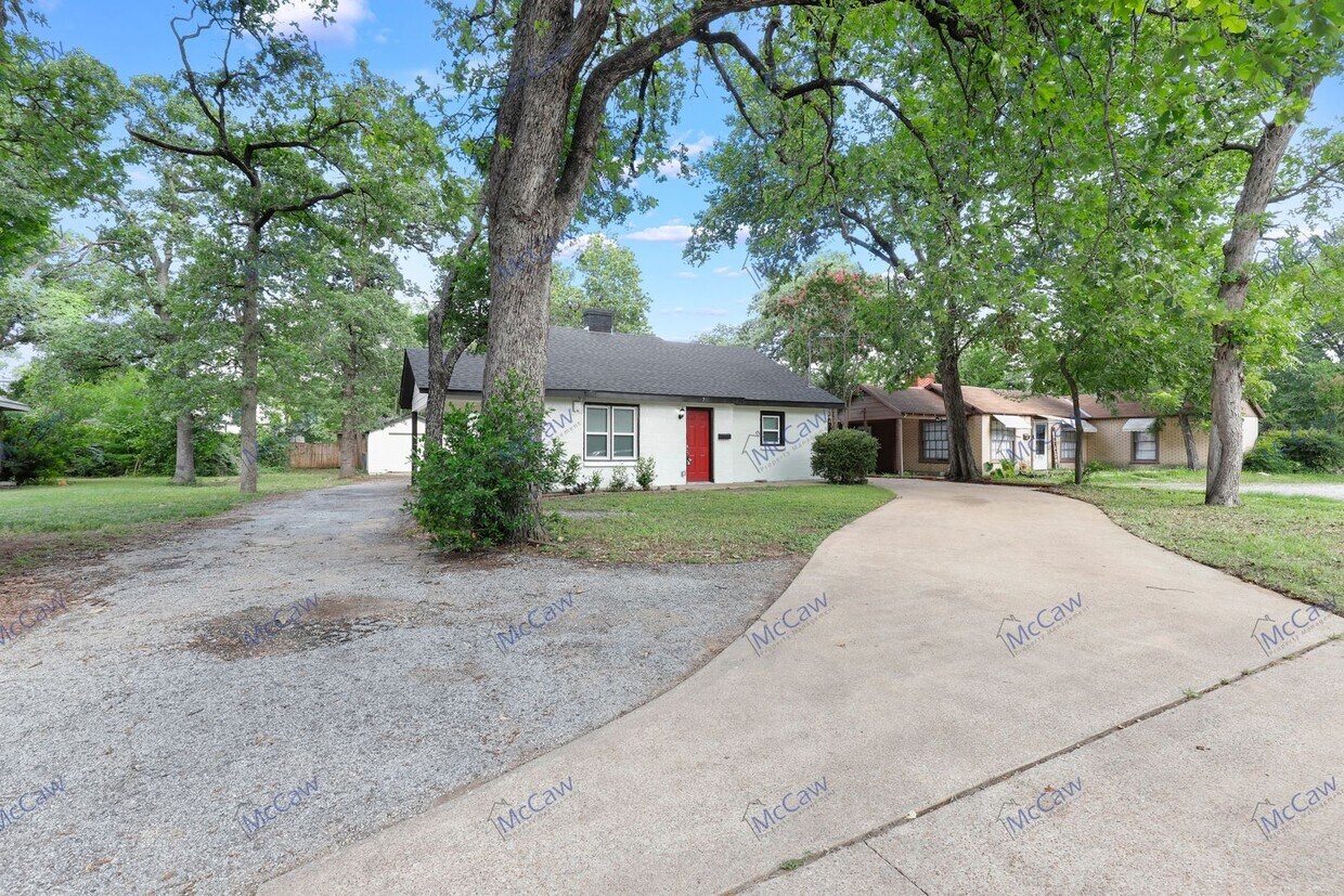 711 Roberts Cut Off Rd, River Oaks, TX 76114 House Rental in River