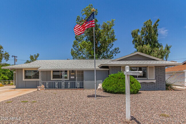 Foto del edificio - 12640 N Pebble Beach Dr