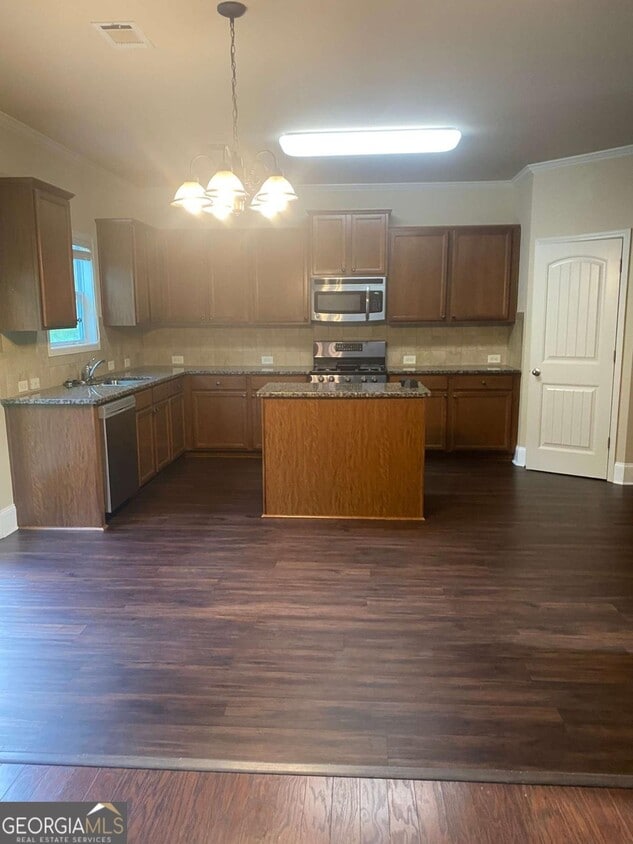 Building Photo - 285 Mulberry Dr