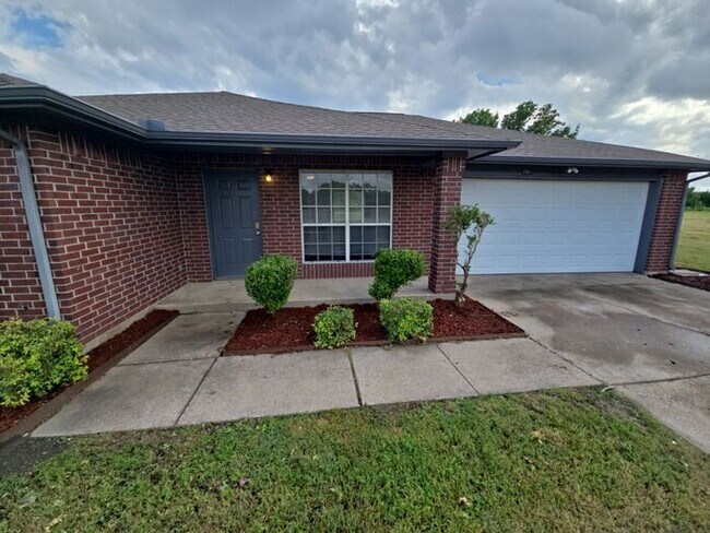 Building Photo - 9561 Lonesome Dove Dr