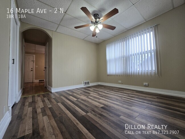 Foto del edificio - 16 Maple Ave