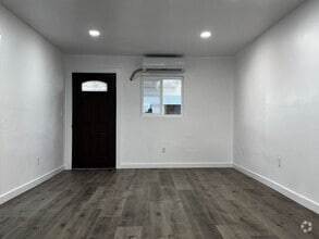 Building Photo - 4563 Bridgeview Ave