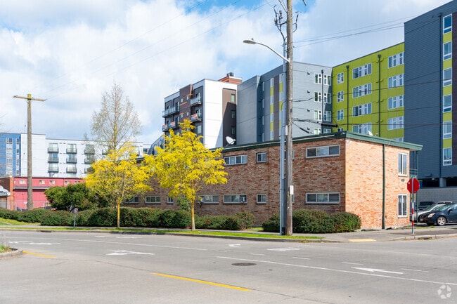 Building Photo - 4200 S Webster St