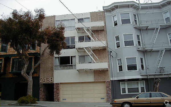 Foto del edificio - 2438 Lake St