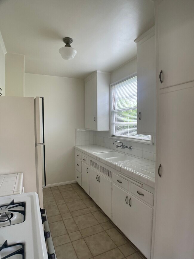 Cocina - 1008 Euclid St