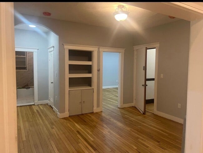 Building Photo - 31 Middleton St