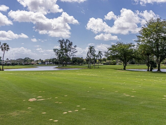Building Photo - 8440 Casa Del Lago