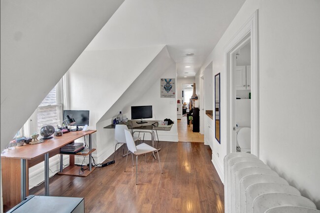 Foto del edificio - 2026 Maple Ave