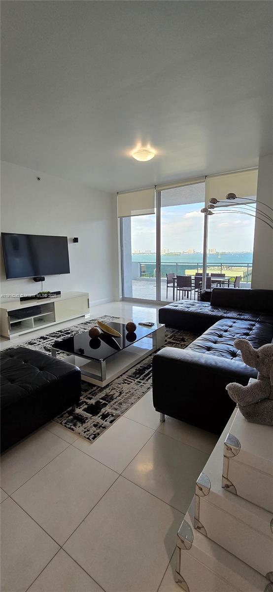 Foto del edificio - 7901 Hispanola Ave