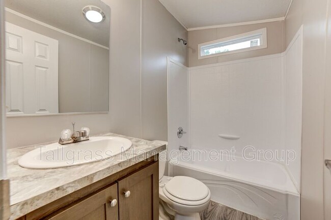 Building Photo - 10845 E Admiral Pl