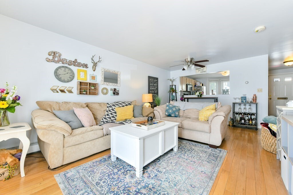 Primary Photo - 207 W Sixth St