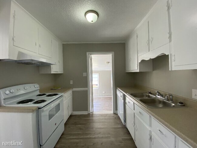 Building Photo - 3 br, 2 bath House - 107 Gill Street