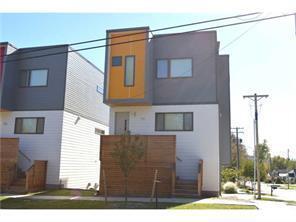 Foto principal - 3 Bedroom Modern Home w/ Excellent Location!