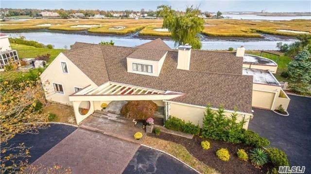 Building Photo - 300 Dolphin Dr