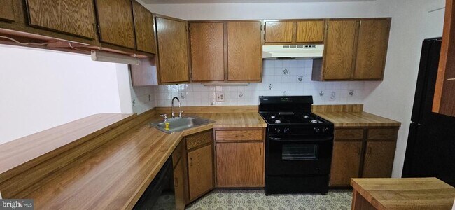 Foto del edificio - 2408 Adams Ct
