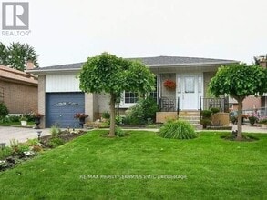 Building Photo - 14 Terra Cotta Crescent