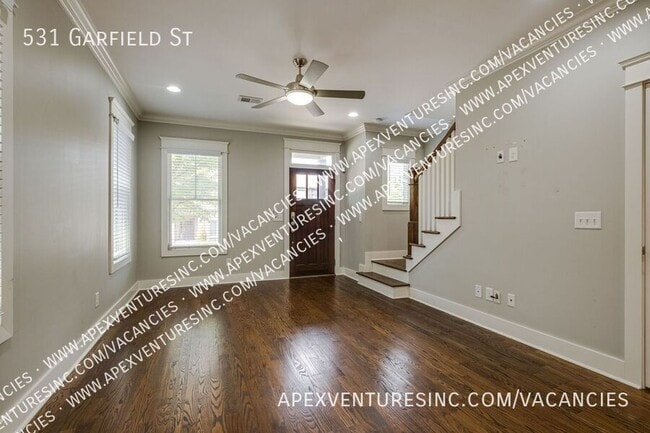 Building Photo - 531 Garfield St