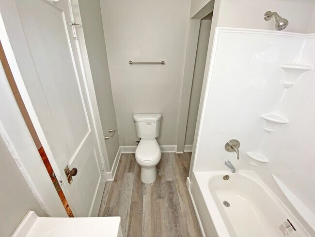 Foto del edificio - Beautifully Remodeled Single-Family Home i...