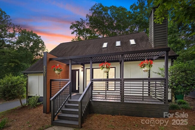 Foto del edificio - Room in House on Piney Path Rd