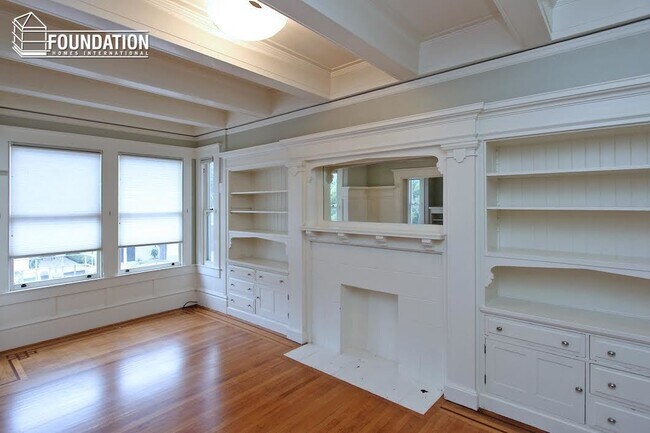 Building Photo - Charming, S.F. 2BD/2BA Flat- Parking - FOU...