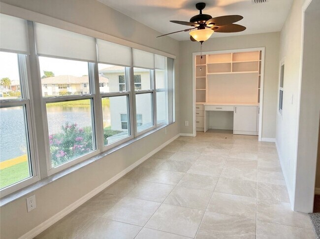 Foto del edificio - 600 E Lake Jasmine Cir