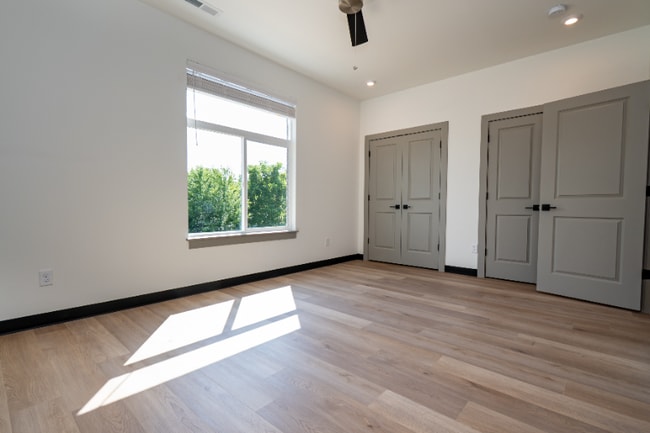Building Photo - 2631 Bourbon Walk