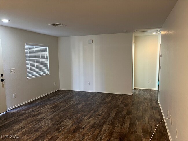 Foto del edificio - 119 Thornless Rose Ct