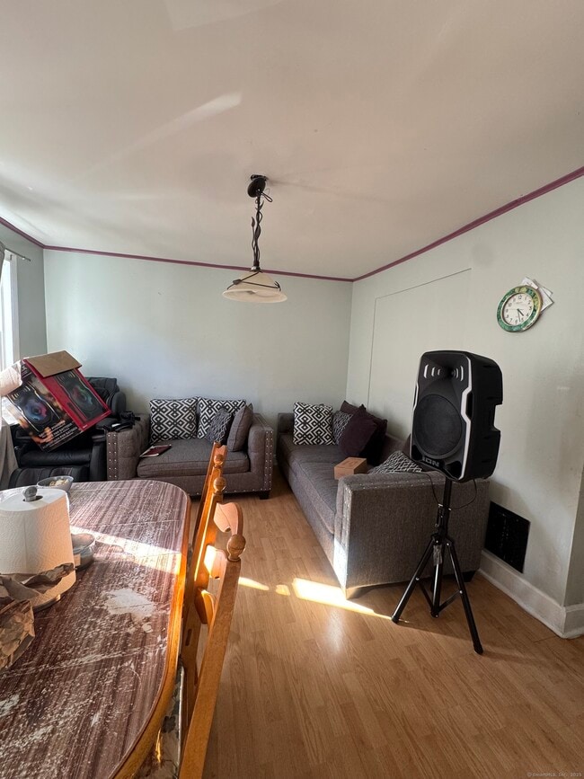 Building Photo - 731 George St