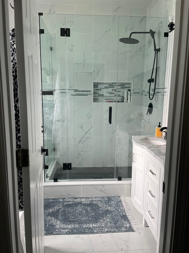 Building Photo - 577 Vicks Landing Dr