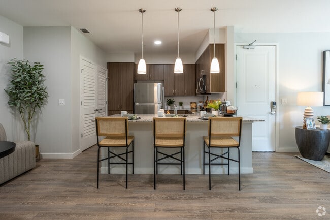 1HAB, 1BA - 756 ft² - Tucson Landing