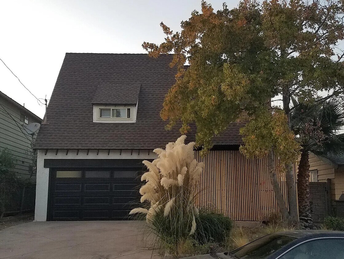 Foto principal - 669 Benson Way