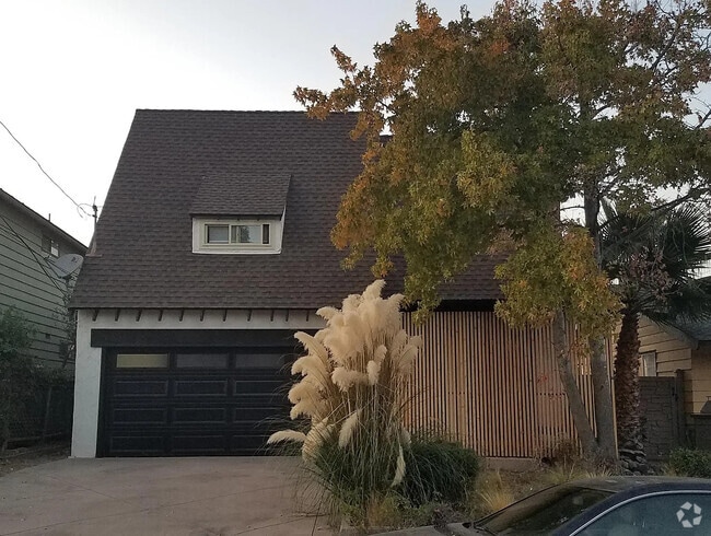 Building Photo - 669 Benson Way