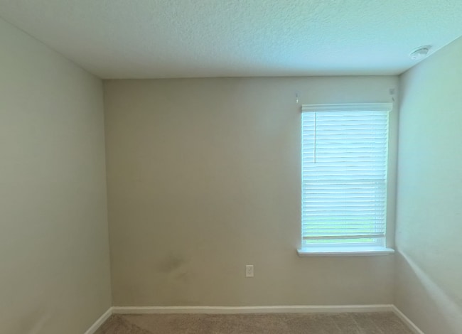 Building Photo - 70409 Winding River Dr