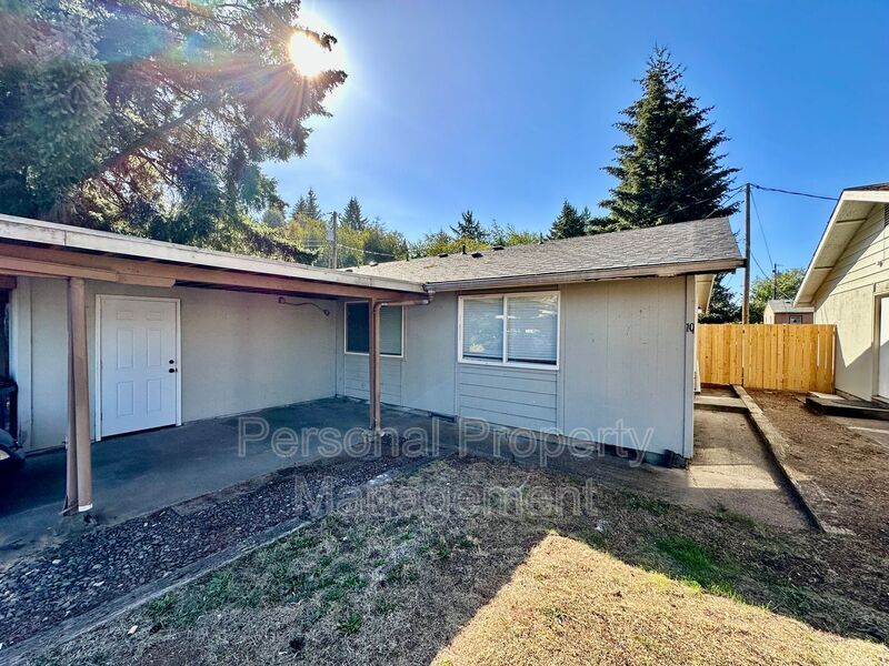 Foto principal - 4325 E 17th St