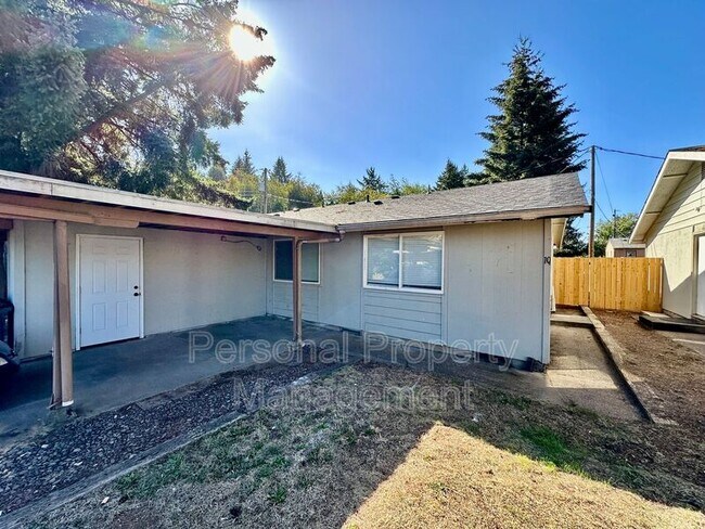 Foto del edificio - 4325 E 17th St