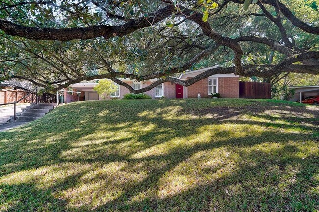 Foto del edificio - 6403 Shoal Creek Blvd