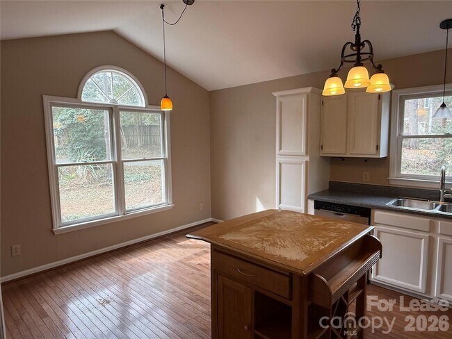 Foto del edificio - 1908 Thurmond Pl