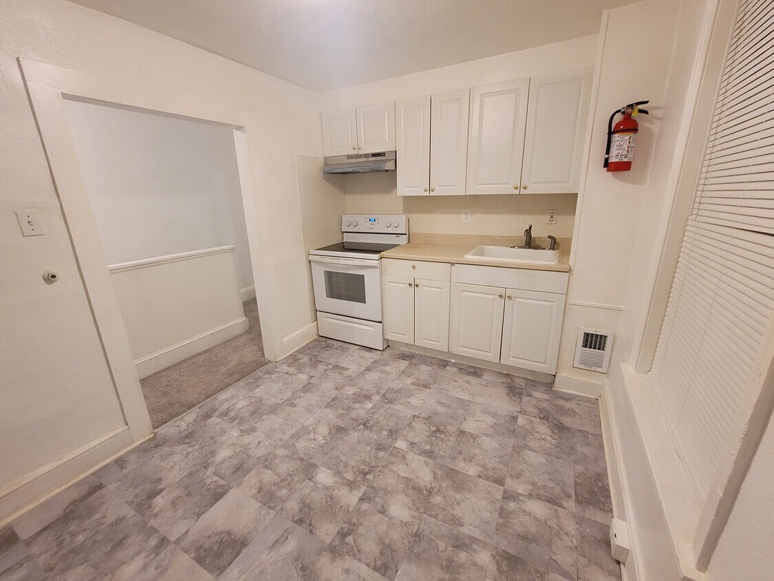 Kitchen - 319 E Basin St