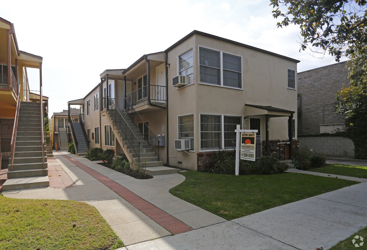 Building Photo - 212 W Elk Ave